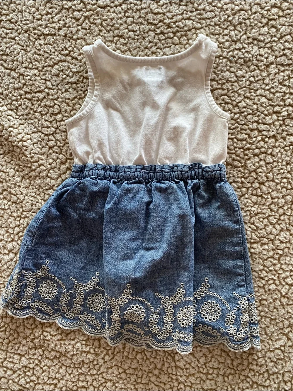 GAP sleeveless white
